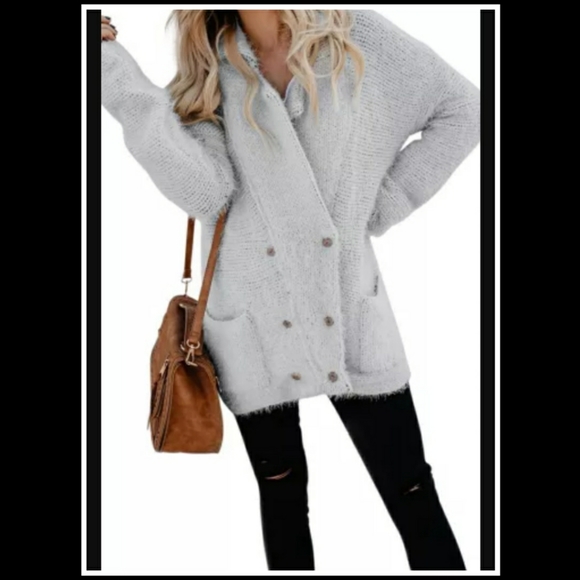 Sweaters - 🎊‼️CLEARANCE PRICE FIRM‼️HPx2⭐🎊🤍Gray Fuzzy  Cardigan🤍